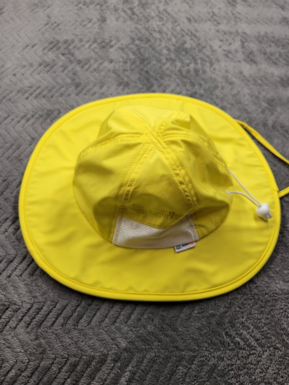 Swim Zip hat Infants and toddlers size Yellow Like new condition